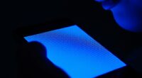 blue light skin effects
